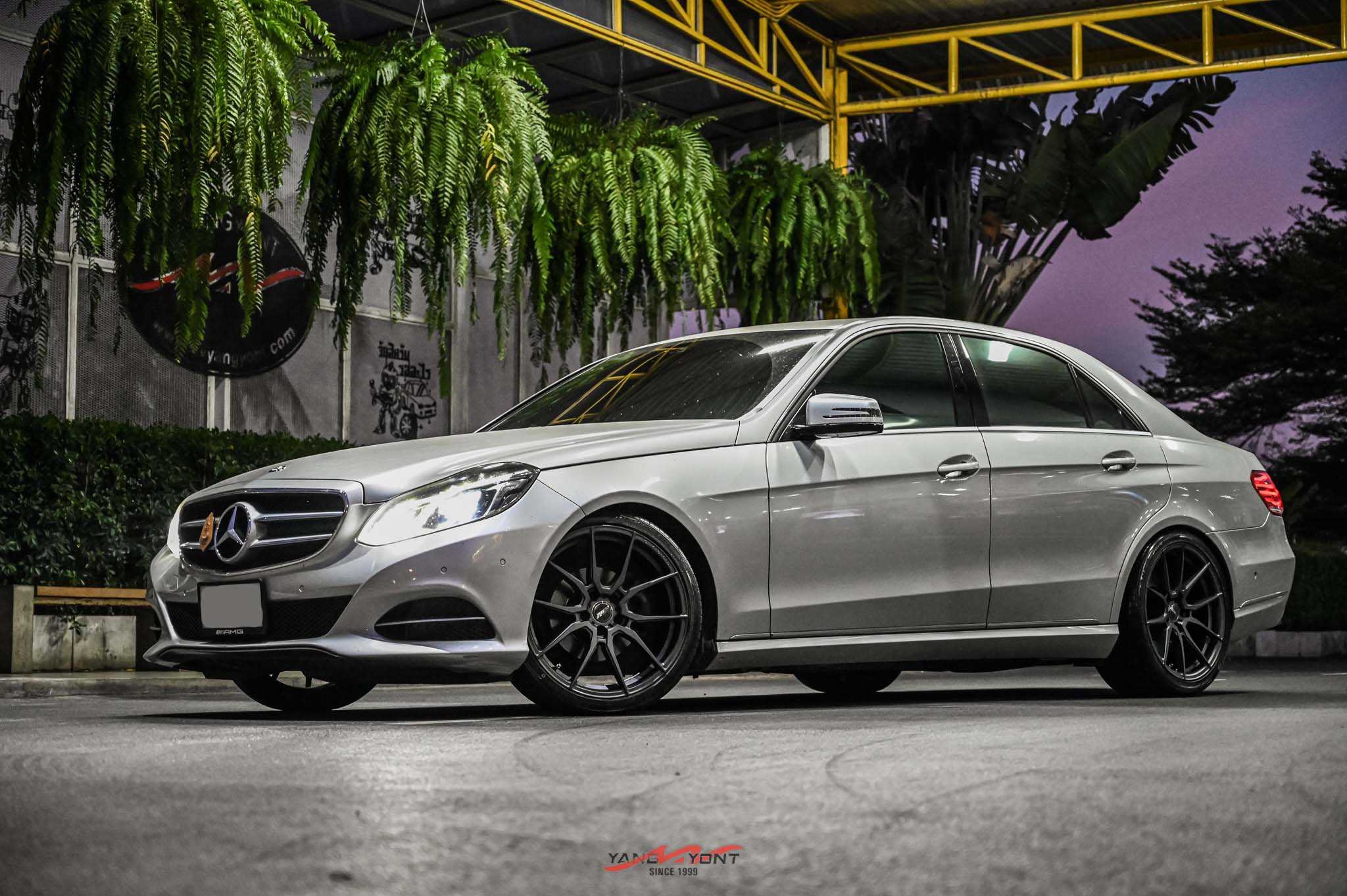 BENZ E200 x 305Forged x ToyoTires