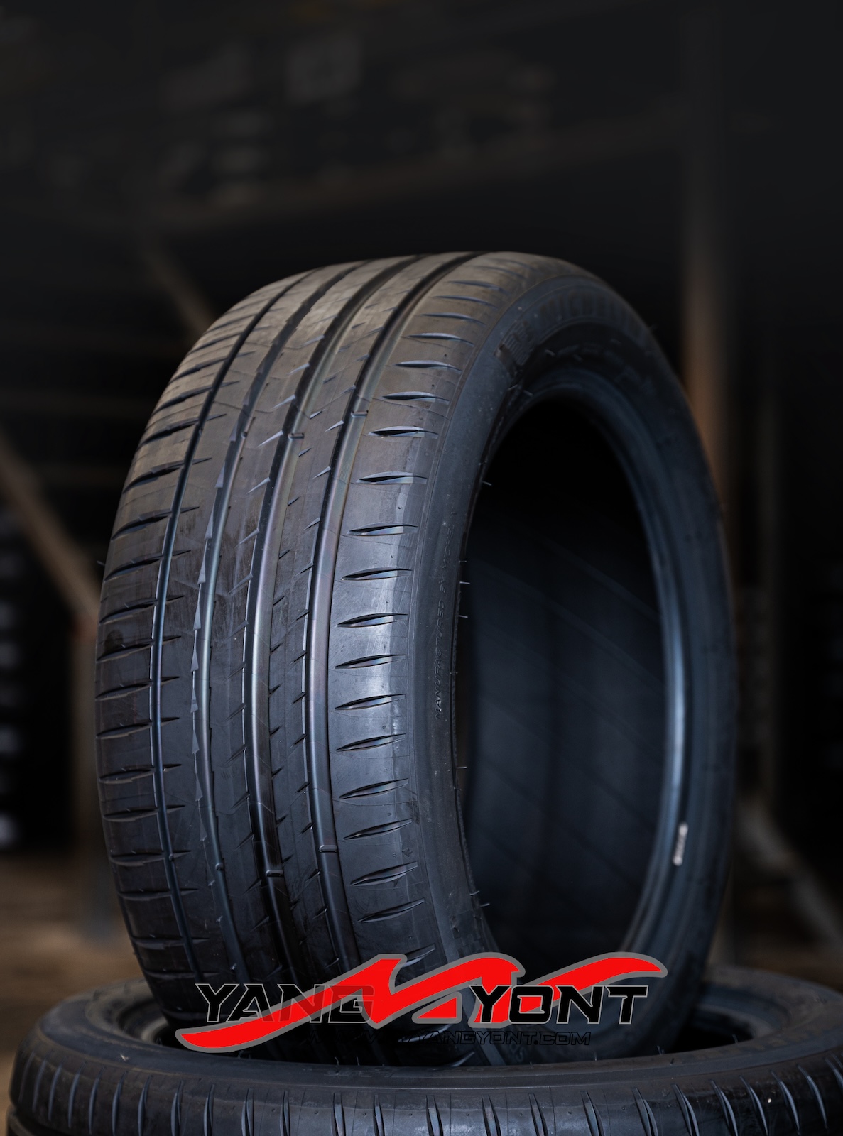 275/40R19 PILOT SPORT 4