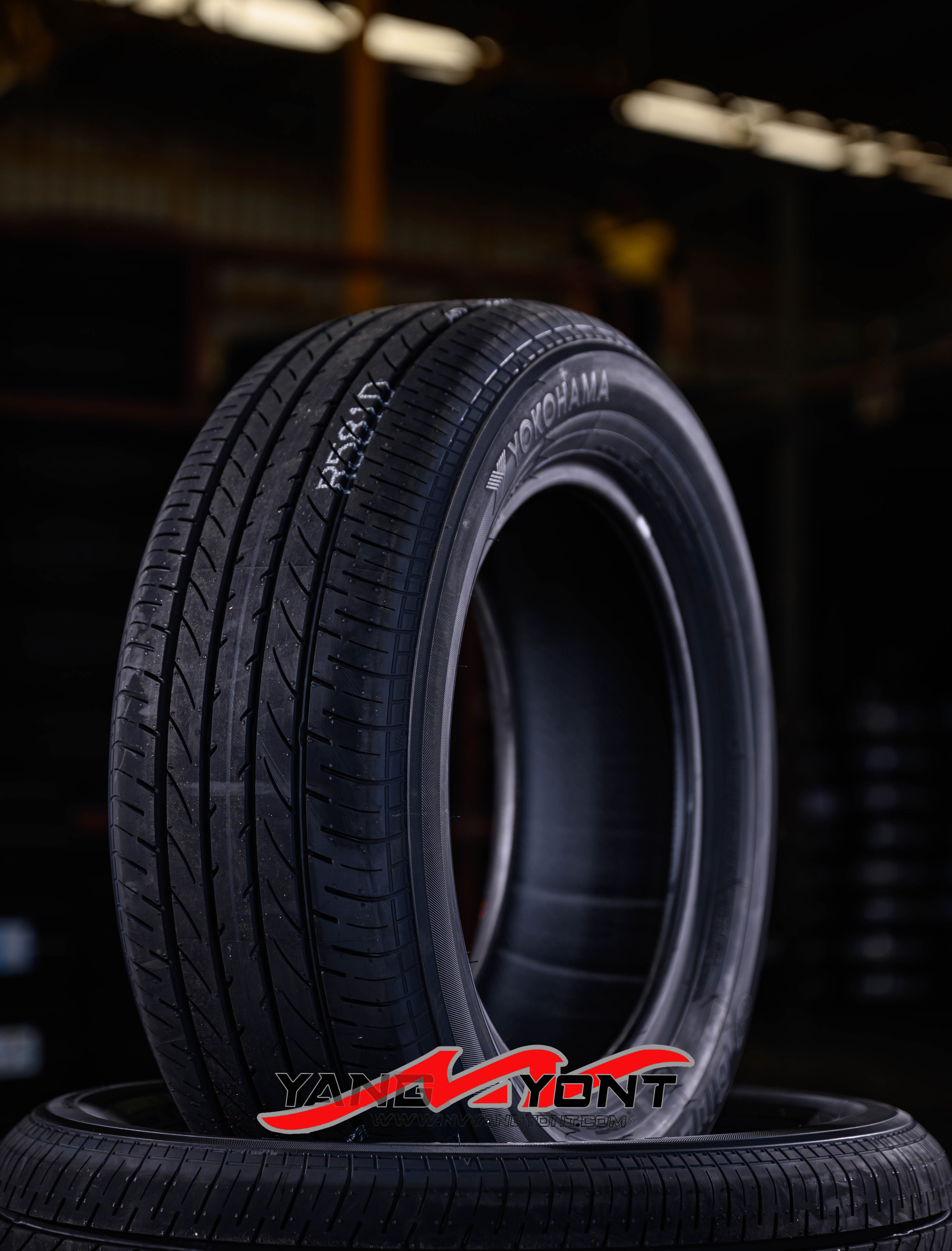 [3แถม1] 215/60R16 BluEarth E75